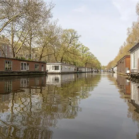 Perfect Houseboat Center Bed and breakfast