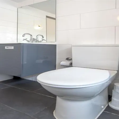Perfect Houseboat Center ベッド・アンド・ブレックファスト